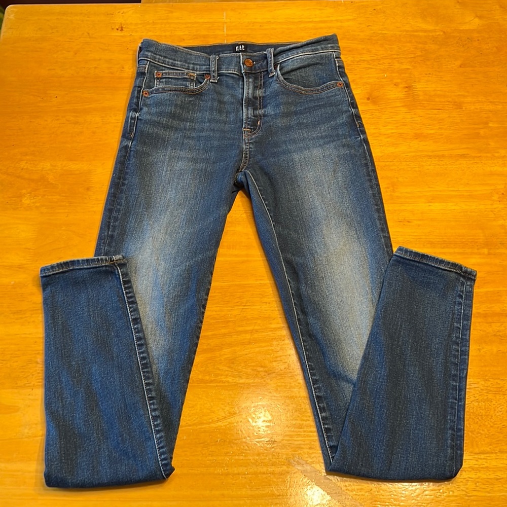 GAP True Skinny jeans. Size 4/27 Tall
